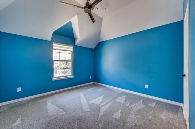 Building Photo - 4068 Winsor Dr