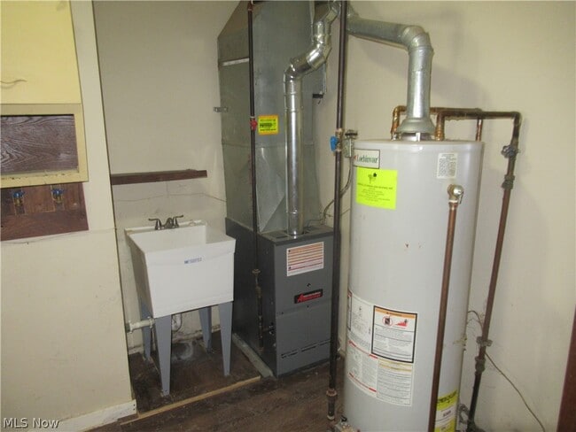 Building Photo - 7594 Southland Rd