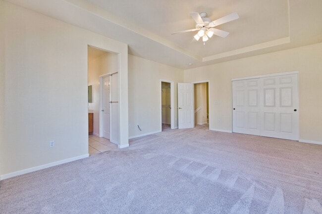 Building Photo - Large, Bright and Beautiful 3BR/2.5BA/2,195sf home in great condition!