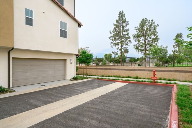 Building Photo - BRAND NEW 3 BEDROOM 2 BATH CONDO IN COVINA!