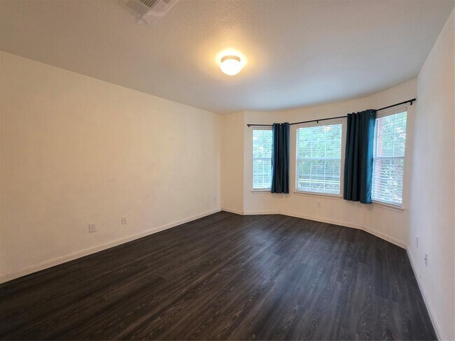 Building Photo - 148 Black Cap Run