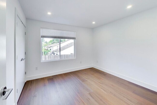 Building Photo - 4017 San Francisco Terrace