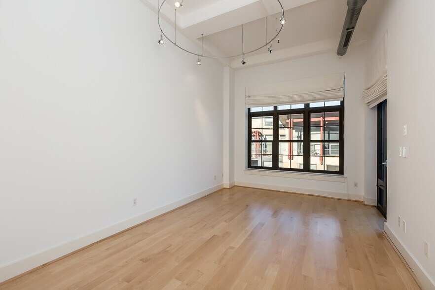 Building Photo - 2328 Champlain St NW