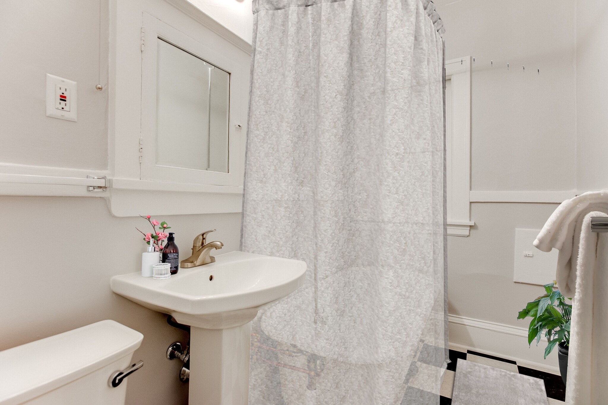 Building Photo - 3029 Holmes Avenue