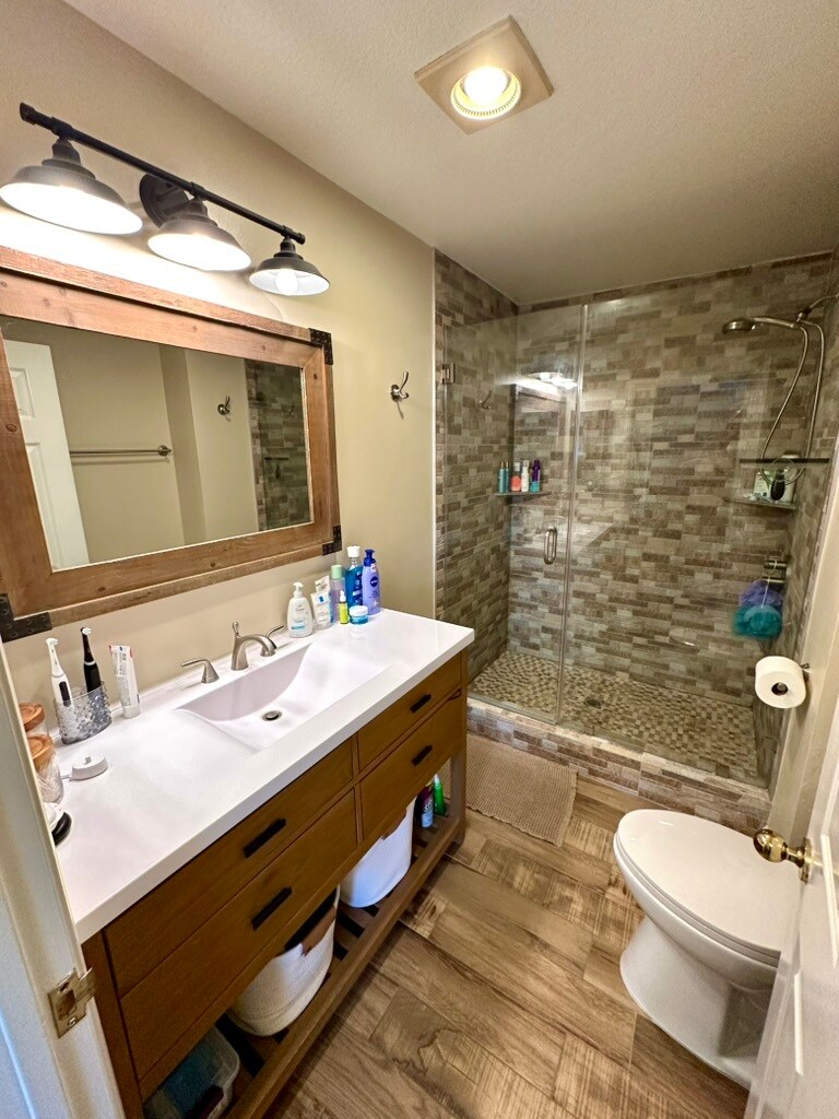 Building Photo - 537 N Adams St