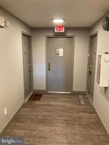 Building Photo - 3502 Lochearn Ct