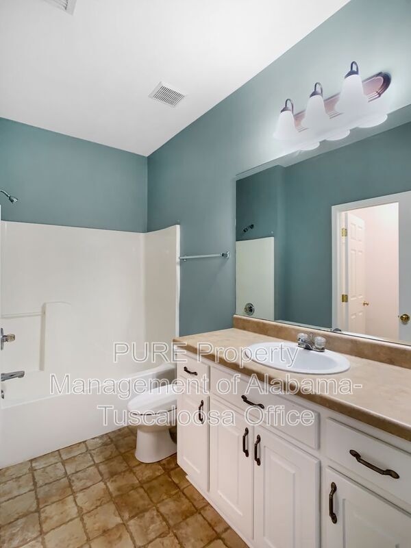 Building Photo - 6312 Covington Villas Dr