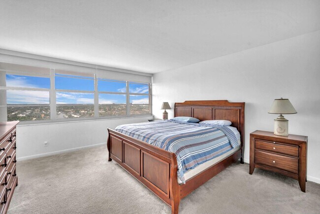 Building Photo - 4280 Galt Ocean Dr