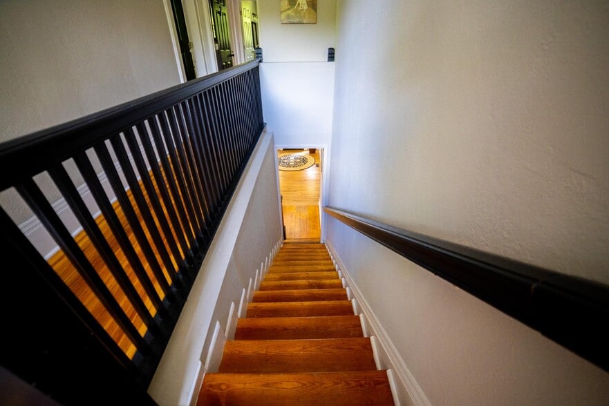 Building Photo - 801 E Marion St