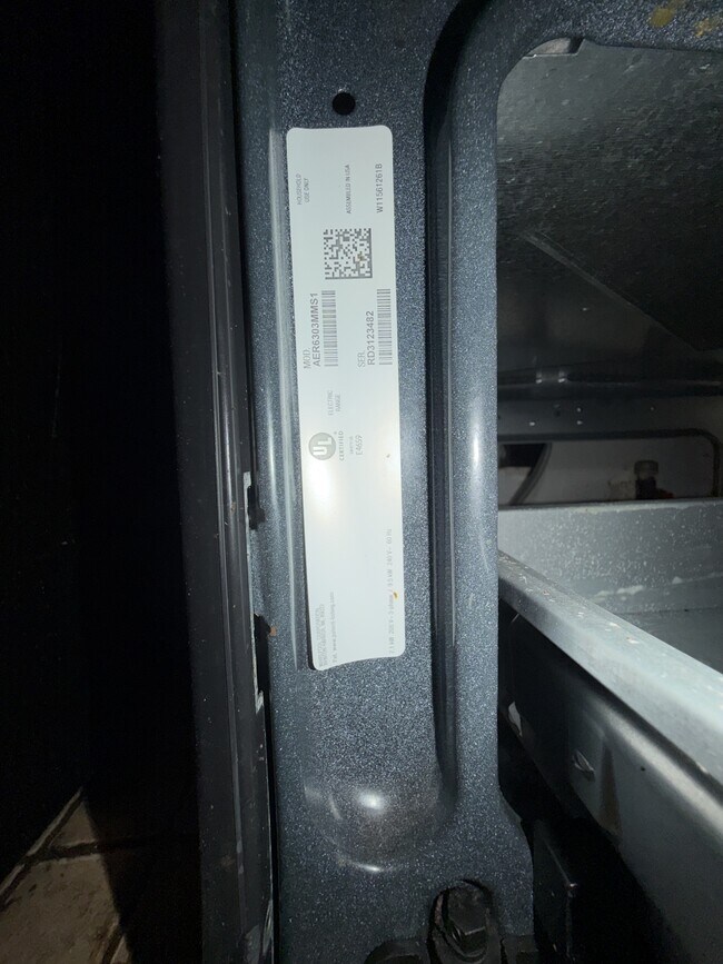 Building Photo - 261 W 73rd St