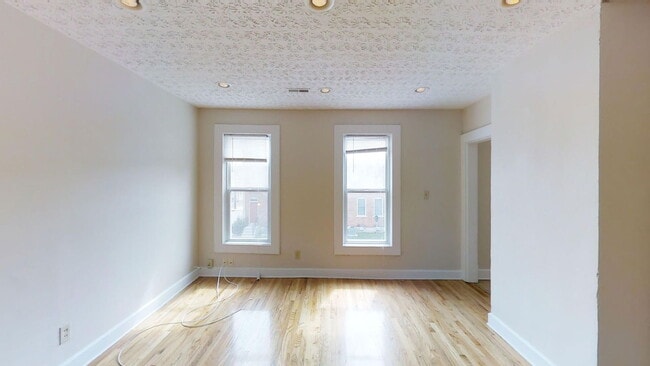 Building Photo - 79 E 7th Ave