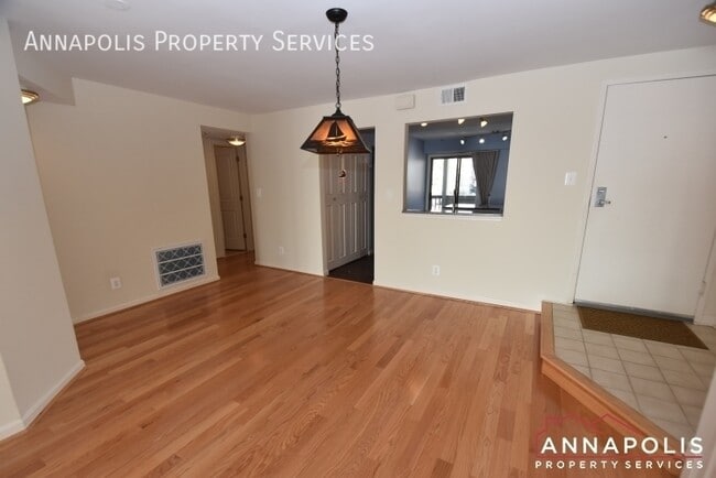 Building Photo - 2024 Quay Village Ct