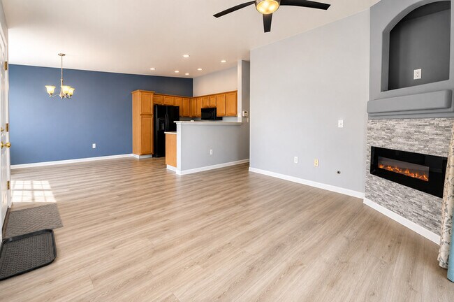 Building Photo - 10070 E Carolina Dr