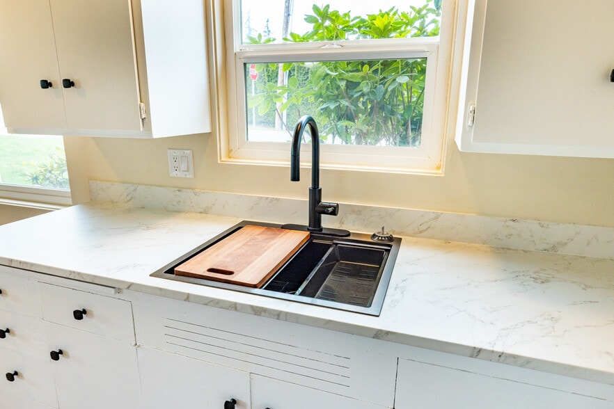 Building Photo - 1201 E Fir St