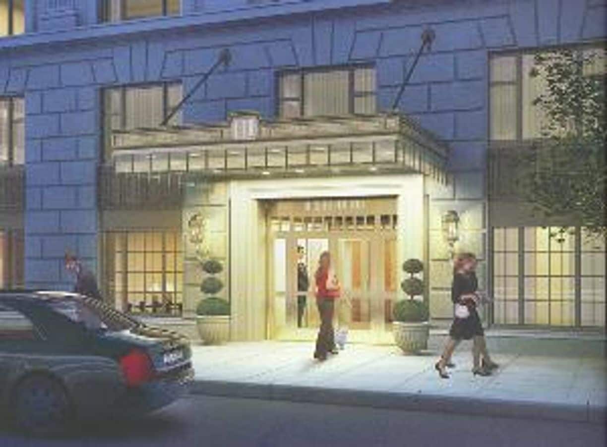 Building Photo - 110 Central Park S