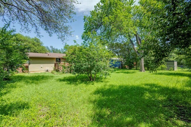 Building Photo - 8314 Polar Dr