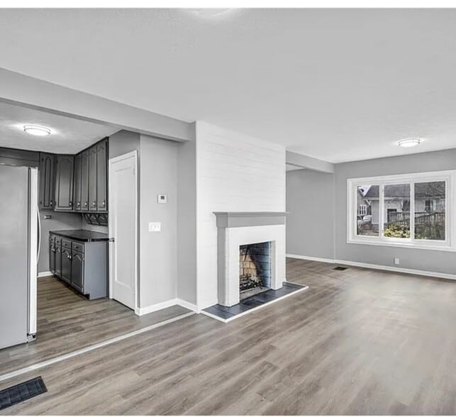 Building Photo - 204 Grove Ave