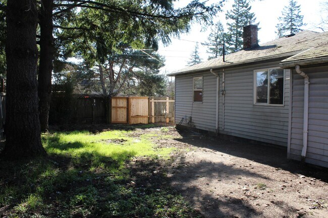 Building Photo - 4728 SE 92nd Ave