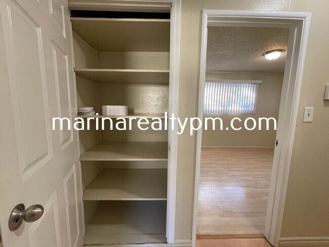 Building Photo - 4 Bedroom 2 Bath Single Family Home