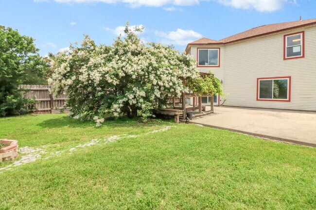 Building Photo - "Discover Your Dream Home: Spacious 3-Bedroom Oasis with Granite Elegance in San Antonio!"