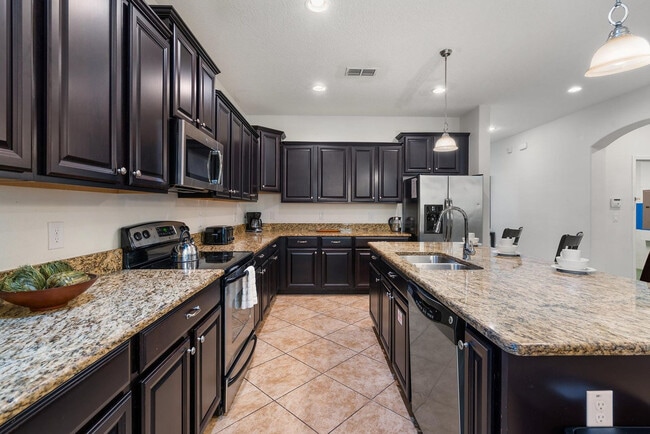 Building Photo - 8931 Cuban Palm Rd