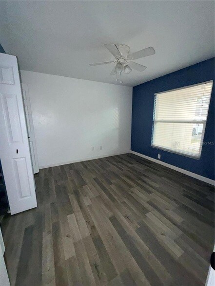 Building Photo - 5920 7th Ave W