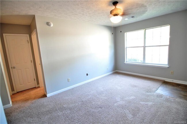 Building Photo - 169 E 6th St