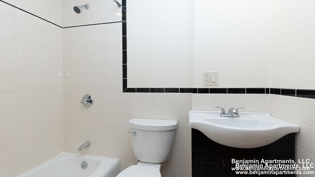 Building Photo - 48 Garden St