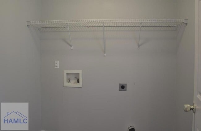 Building Photo - 2356 Rowe St