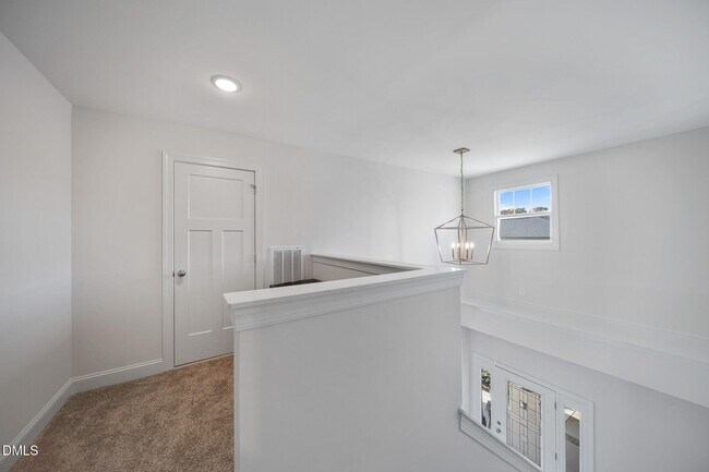 Building Photo - 26 Valleydale Dr