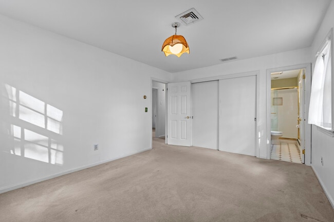 Building Photo - 3 Parsell Ln