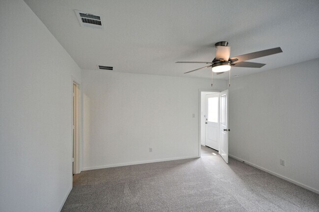 Building Photo - 1537 Hummock Steep