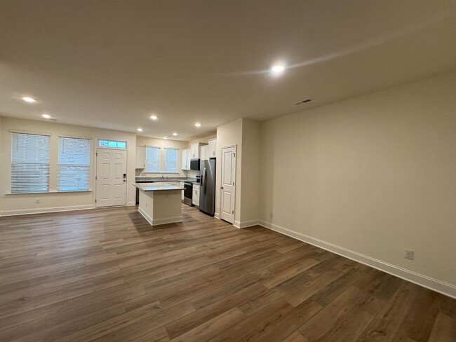 Building Photo - 3 Bedroom | 2.5 Bathroom Raleigh Townhome