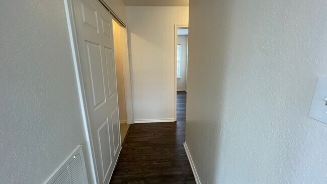 Building Photo - Nice Single Story in Waterford Oaks-Cedar Hill