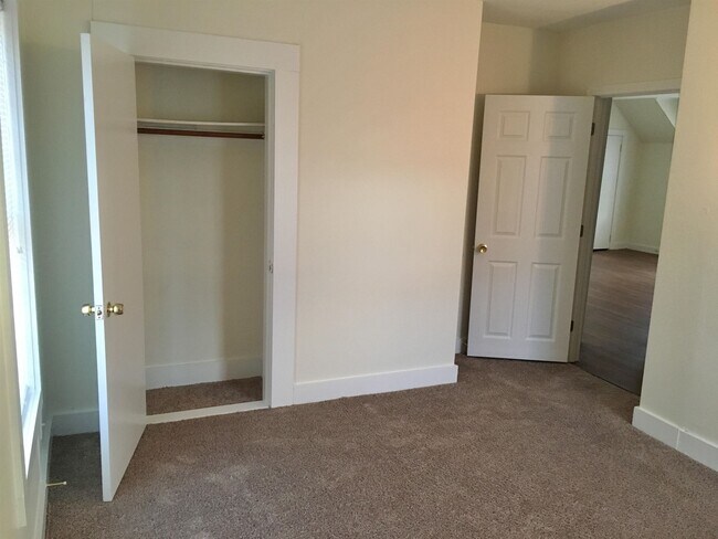 Building Photo - 239 Turner St