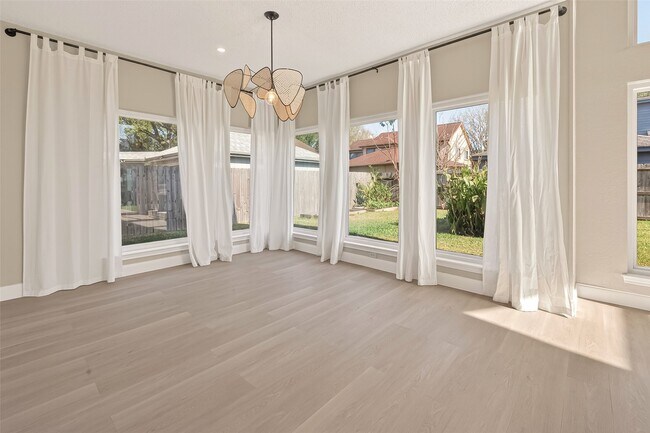 Building Photo - 1709 Coles Farm Dr