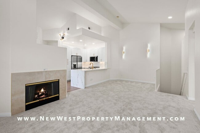 Building Photo - Newly renovated 2-bedroom UTC townhome in the coveted Andria of Renaissance at La Jolla community...