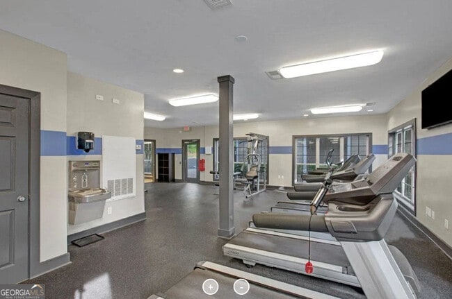 Building Photo - 7150 Peachtree Dunwoody Rd NE