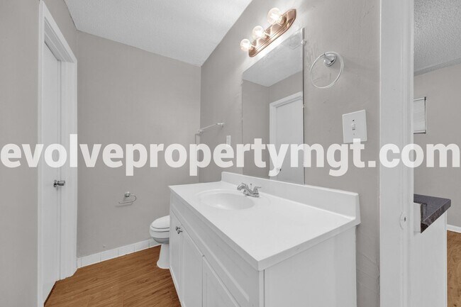 Building Photo - 3455 Pruett Ct
