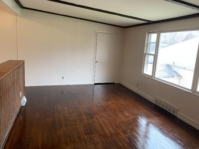 Building Photo - 5058 Bear Rd