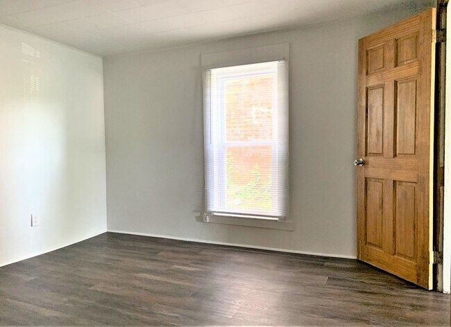 Building Photo - 121 Muskingum Dr