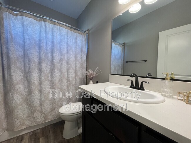 Building Photo - 2874 Pin Oak Ln