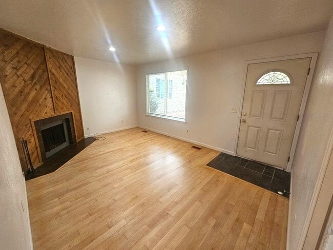 Building Photo - 16065 E Rice Pl