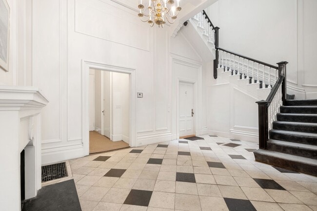 Building Photo - 103 Marlborough St