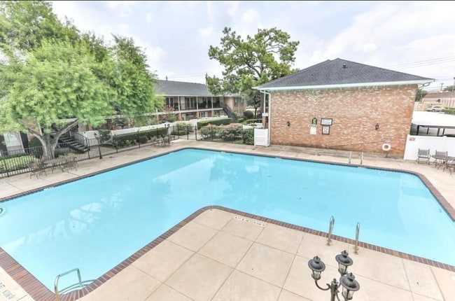 Building Photo - 14333 Memorial Dr