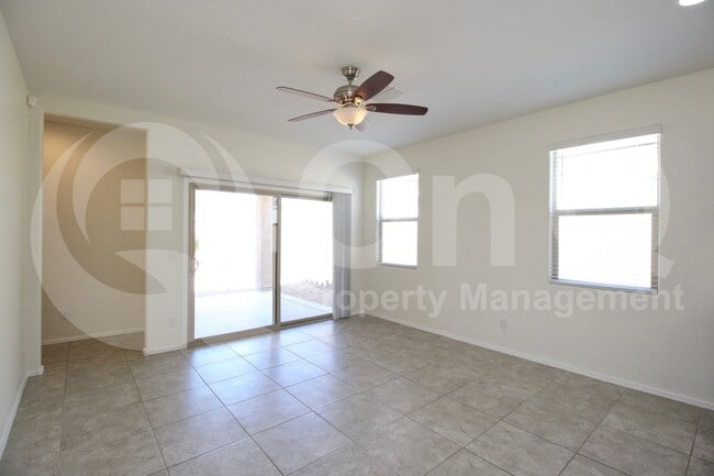 Building Photo - 1258 E Paul Dr