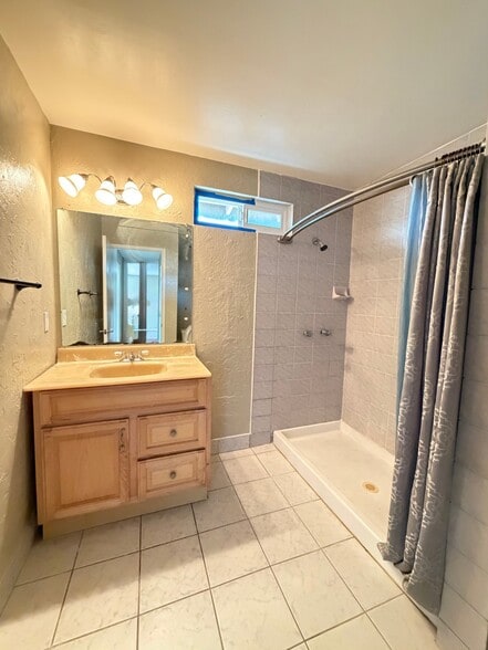 Building Photo - 14550 Acapulco Rd