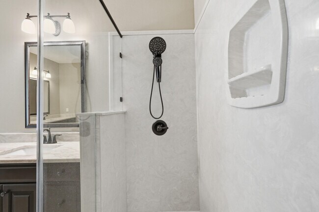 Building Photo - 2348 Cummings Dr