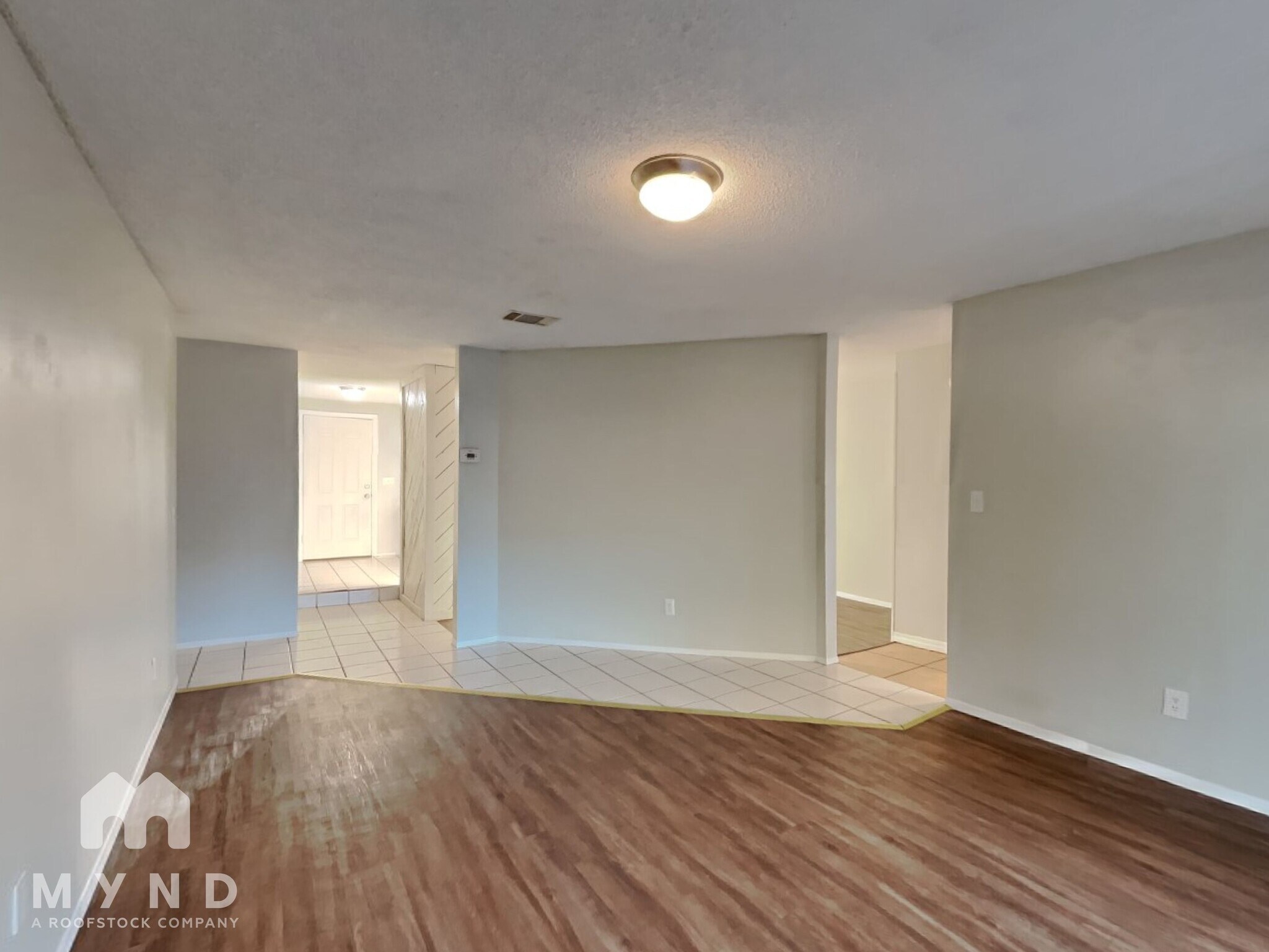 Building Photo - 1060 Huntington Ct