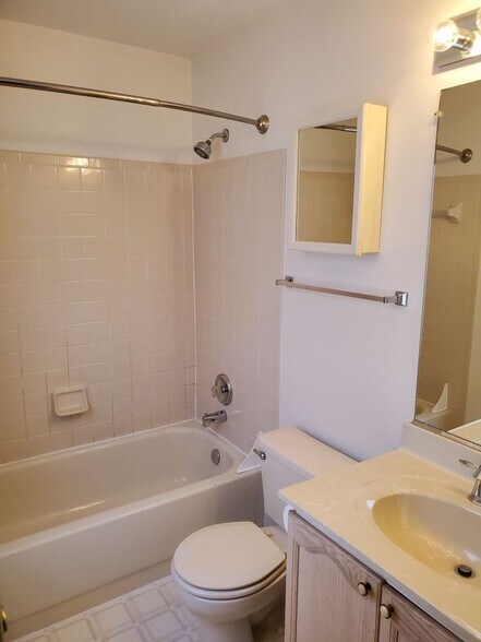 Building Photo - 11309 Kings Crest Ct